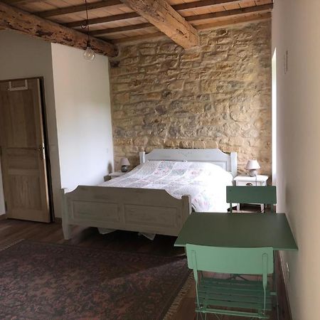 Chambre Du Tilleul - Charme, Confort Et Piscine Sigonce Kültér fotó