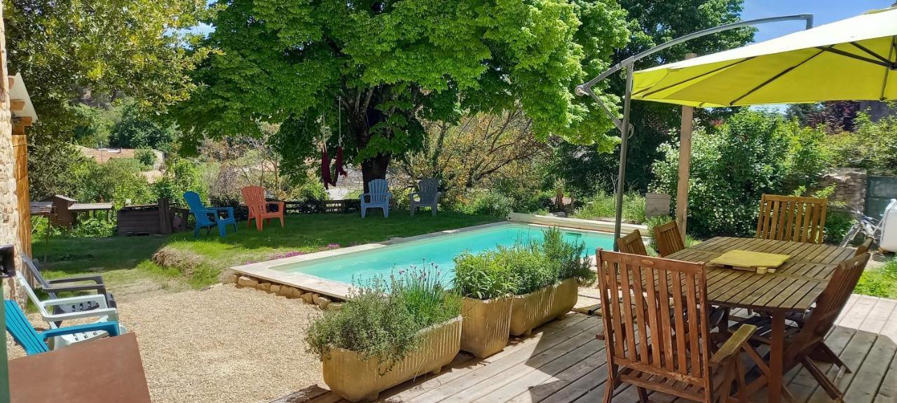 Chambre Du Tilleul - Charme, Confort Et Piscine Sigonce Kültér fotó