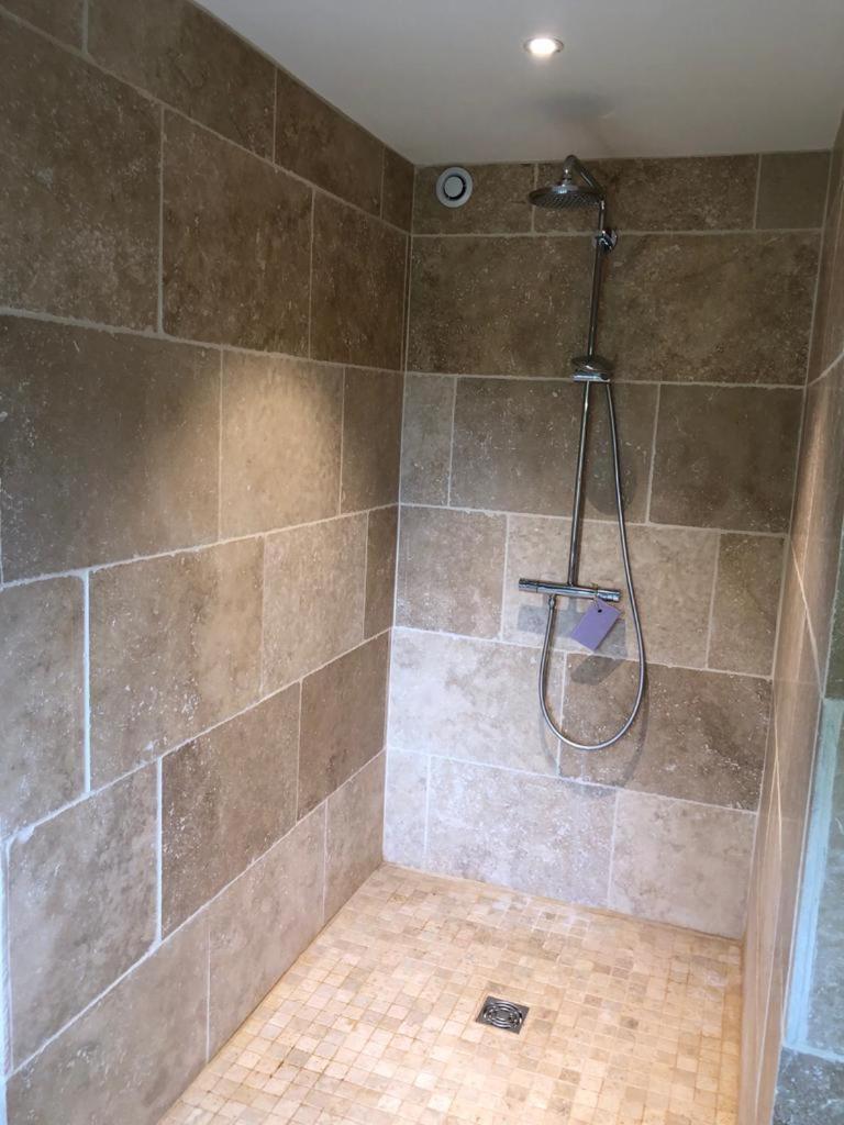 Chambre Du Tilleul - Charme, Confort Et Piscine Sigonce Kültér fotó